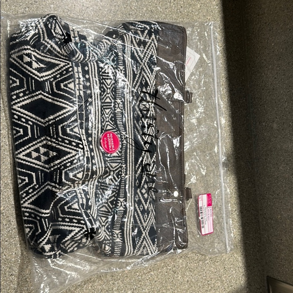 Brand New with Tags! Thirty One Reversible Tote- Rio Weave - Picture 5 of 5